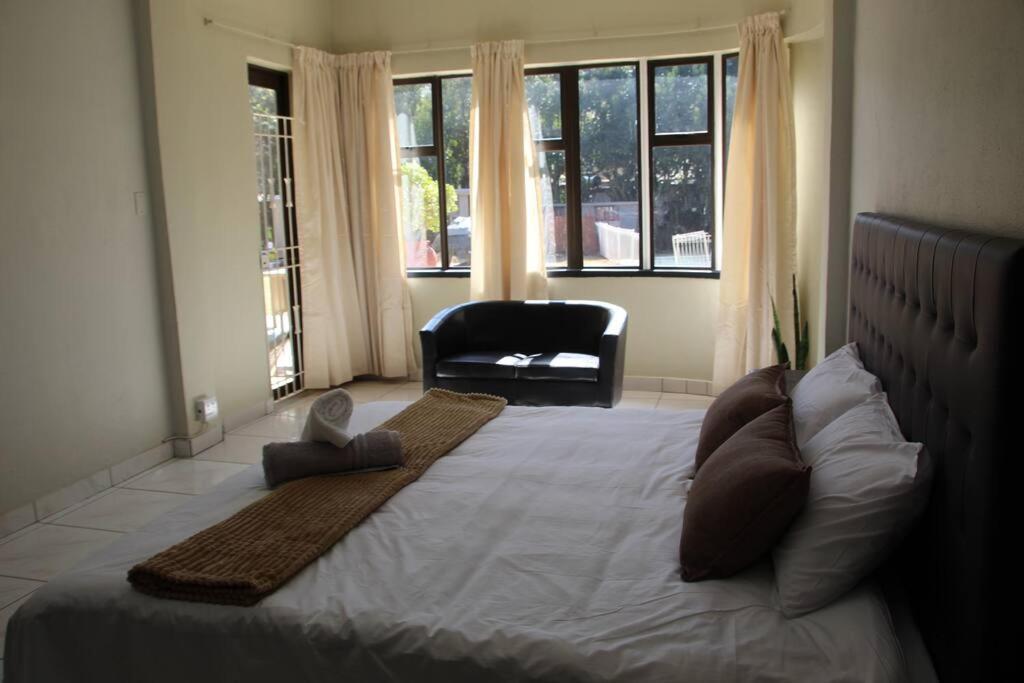Villa Beautiful In Houghton Johannesburg